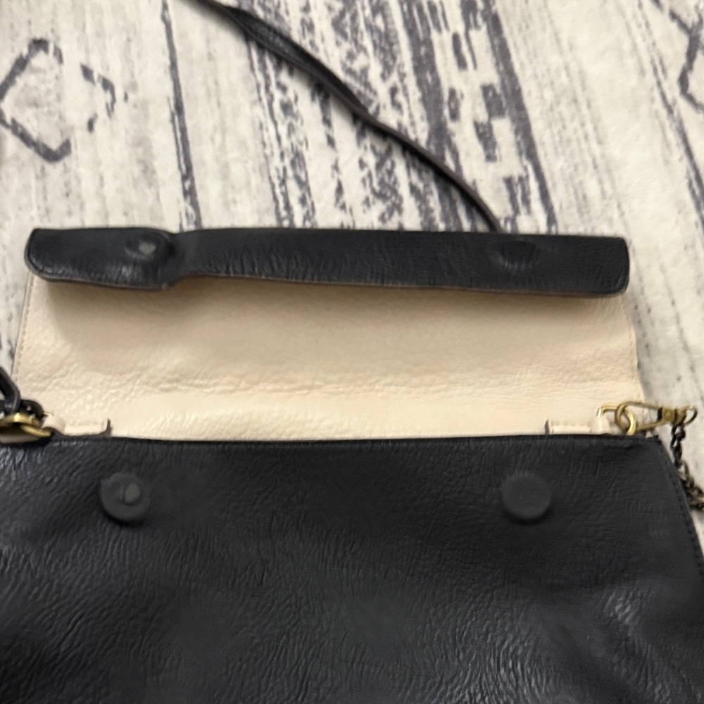 Street Level Black Crossbody Bag - Picture 3 of 9